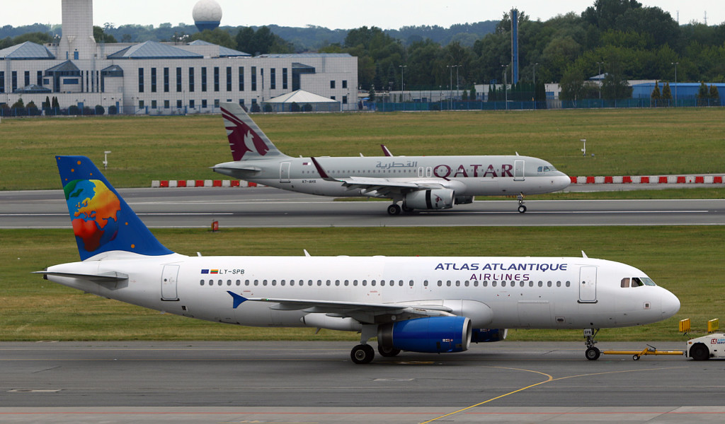 Atlas Atlantique A320 LY-SPB and Qatar A320 A7-AHX