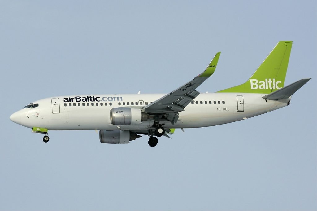 airBaltic 737